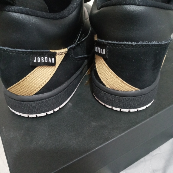 Awesome Classic Jordan Fadeaway Black 3.5y - Picture 6 of 6